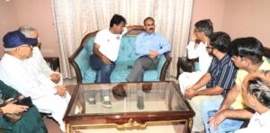 मुख्यमंत्री ने नेपाल बाढ़ में लापता ऊना के इंजीनियर के परिवार को हर संभव सहायता का आश्वासन दिया।